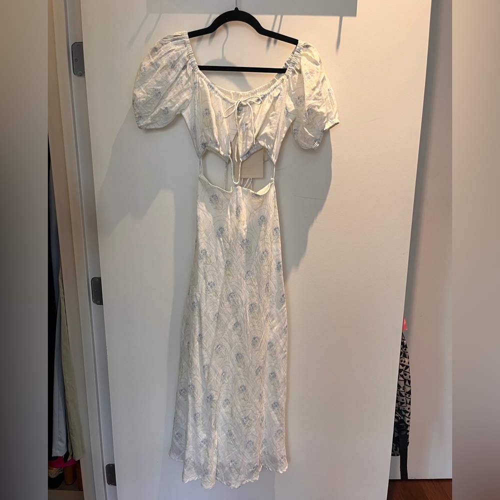 Sabo white midi/maxi dress
Size XS NWT